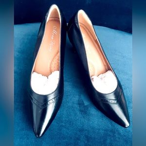 Mona flying Leather Retro Pointed Toe Pumps size 9